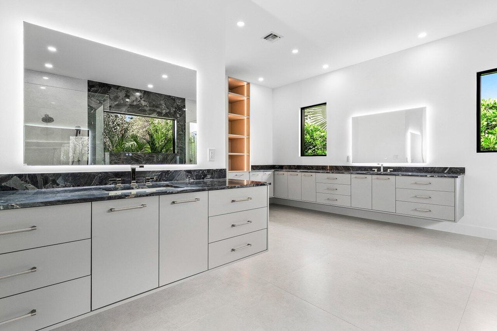 Delray Beach, Florida, 33445, United States, 4 Bedrooms Bedrooms, ,4.5 BathroomsBathrooms,Residential,Forsale,1952520