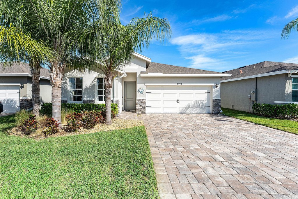 Hobe Sound, Florida, 33455, United States, 4 Bedrooms Bedrooms, ,2 BathroomsBathrooms,Residential,Forsale,2004649