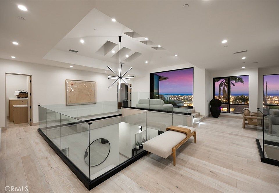 Newport Beach, California, 92663, United States, 5 Bedrooms Bedrooms, ,5 BathroomsBathrooms,Residential,Forsale,2009211