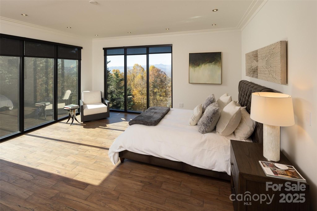 Asheville, North Carolina, 28804, United States, 3 Bedrooms Bedrooms, ,3.5 BathroomsBathrooms,Residential,Forsale,2011989