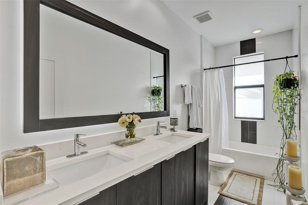 Fort Lauderdale, Florida, 33304, United States, 3 Bedrooms Bedrooms, ,2.5 BathroomsBathrooms,Residential,Forsale,2011621