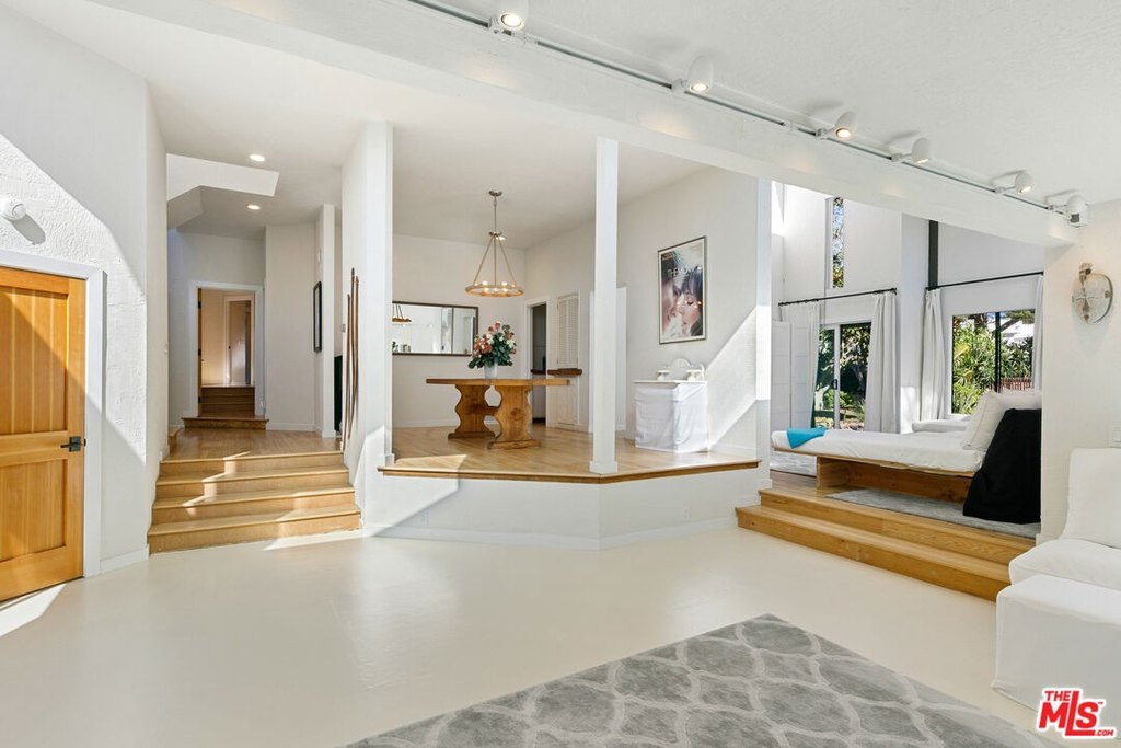 Malibu, California, 90265, United States, 3 Bedrooms Bedrooms, ,3 BathroomsBathrooms,Residential,Forsale,2001431