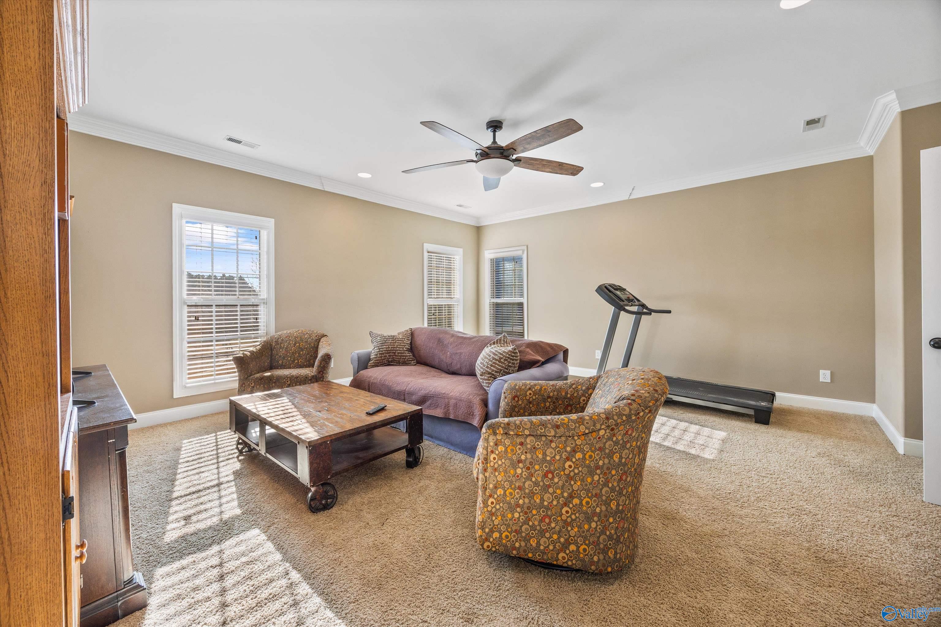 Owens Cross Roads, Alabama, 35763, United States, 5 Bedrooms Bedrooms, ,3.5 BathroomsBathrooms,Residential,Forsale,2007708