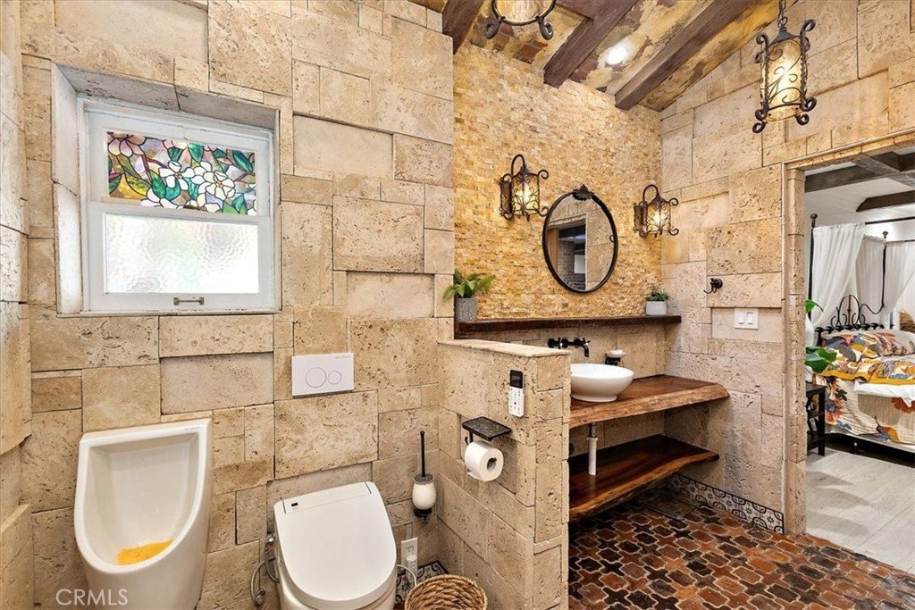 San Bernardino, California, 92405, United States, 4 Bedrooms Bedrooms, ,2 BathroomsBathrooms,Residential,Forsale,2007705