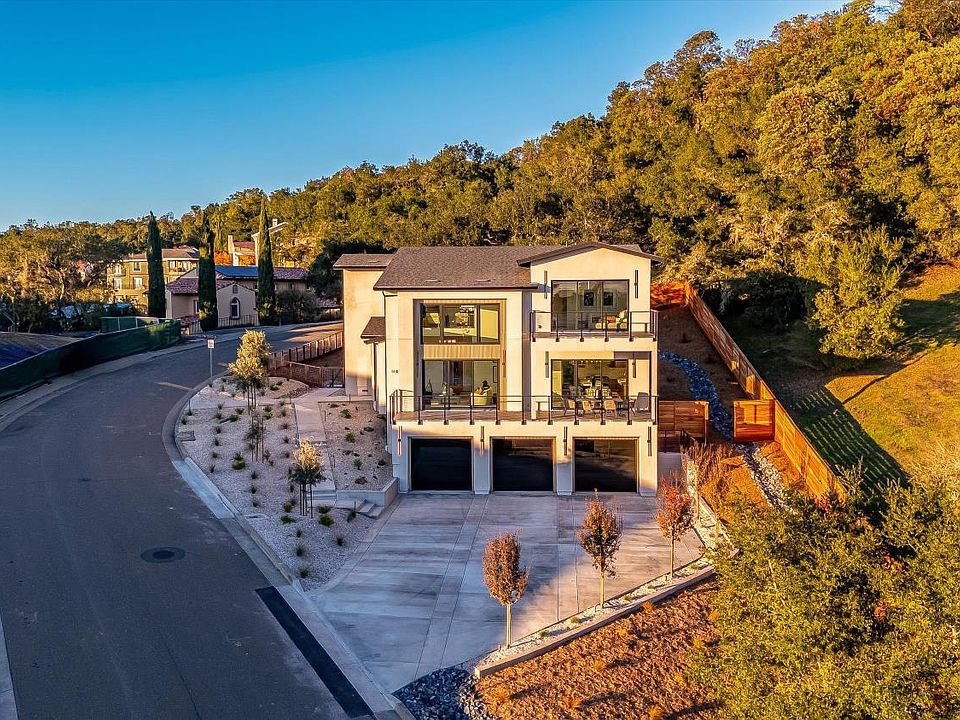 Healdsburg, California, 95448, United States, 5 Bedrooms Bedrooms, ,4 BathroomsBathrooms,Residential,Forsale,2004748