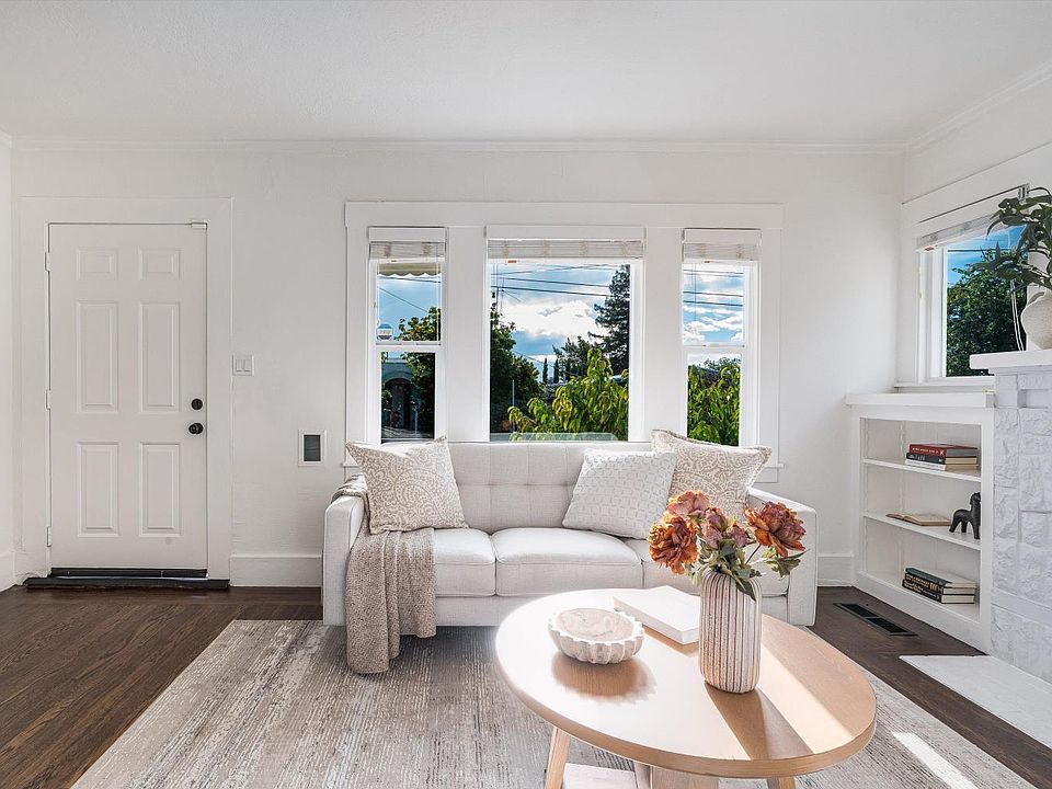 Oakland, California, 94619, United States, 2 Bedrooms Bedrooms, ,1 BathroomBathrooms,Residential,Forsale,2004749