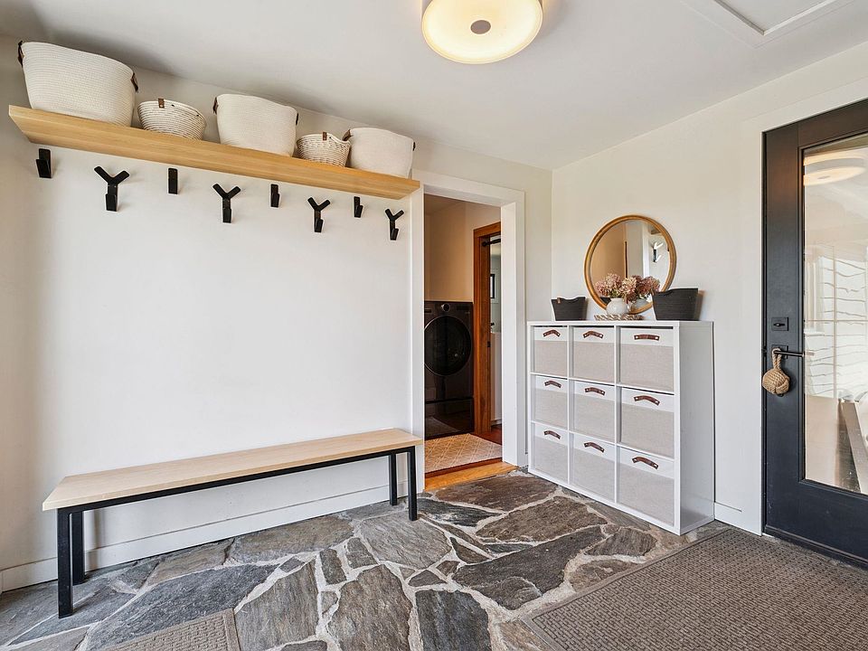 Pomfret, Vermont, 05067, United States, 4 Bedrooms Bedrooms, ,2.5 BathroomsBathrooms,Residential,Forsale,2004853