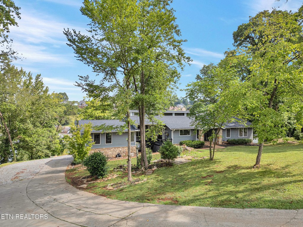 Knoxville, Tennessee, 37920, United States, 3 Bedrooms Bedrooms, ,5.5 BathroomsBathrooms,Residential,Forsale,1959681