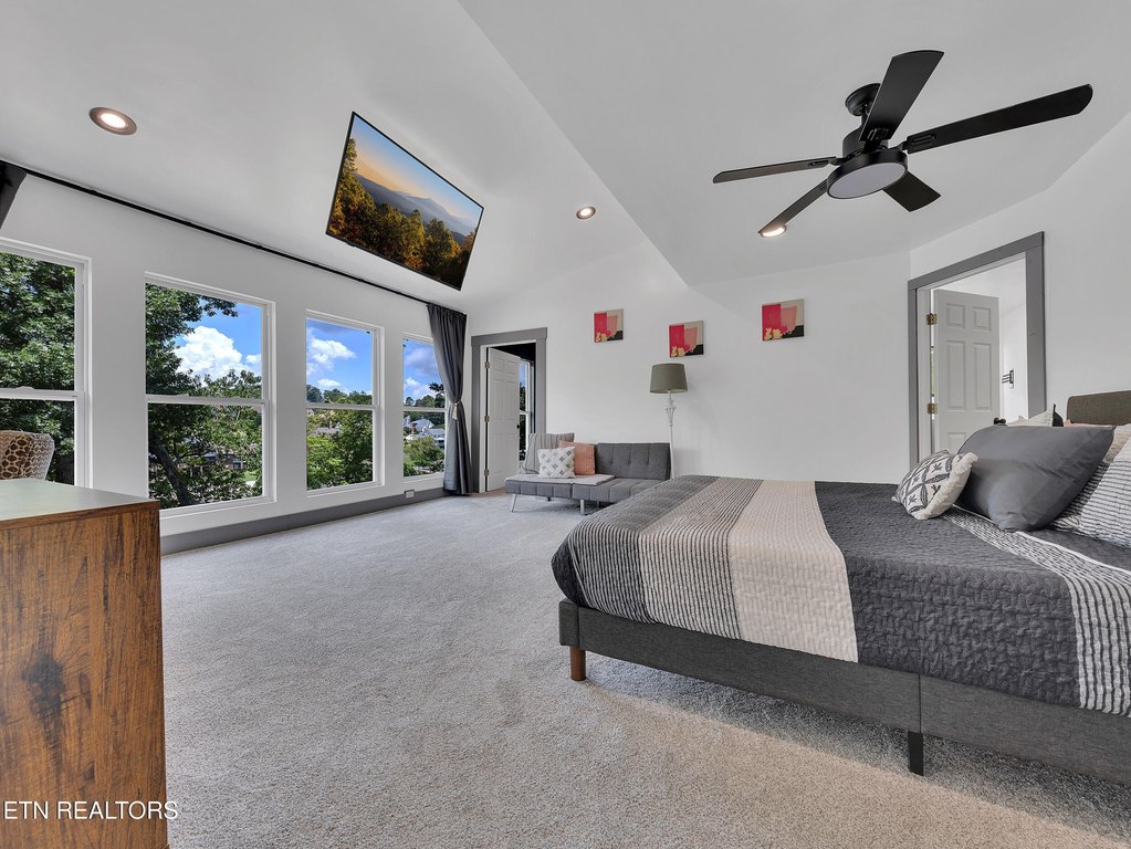 Knoxville, Tennessee, 37920, United States, 3 Bedrooms Bedrooms, ,5.5 BathroomsBathrooms,Residential,Forsale,1959681