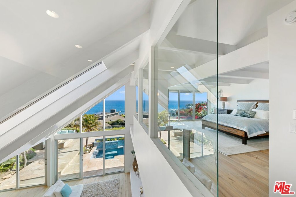 Malibu, California, 90265, United States, 3 Bedrooms Bedrooms, ,4 BathroomsBathrooms,Residential,Forsale,2001433