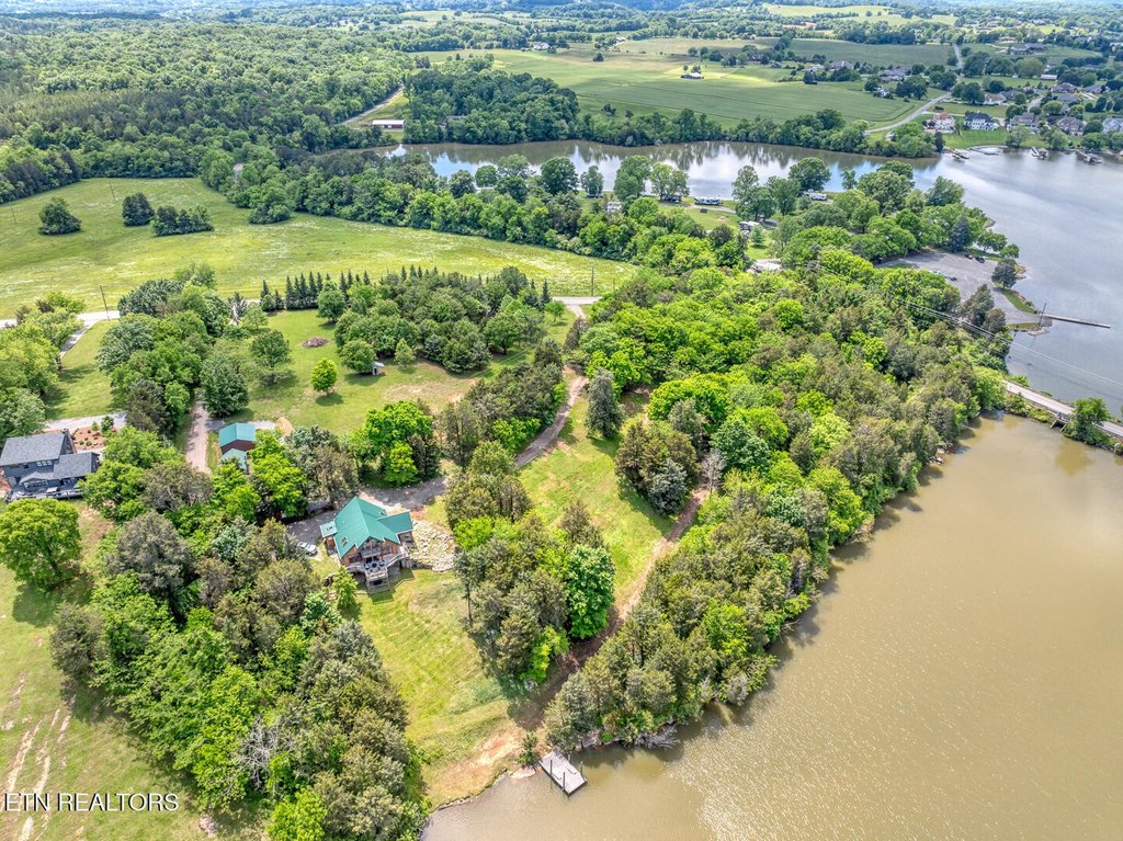 Louisville, Tennessee, 37777, United States, 2 Bedrooms Bedrooms, ,2 BathroomsBathrooms,Residential,Forsale,1893780