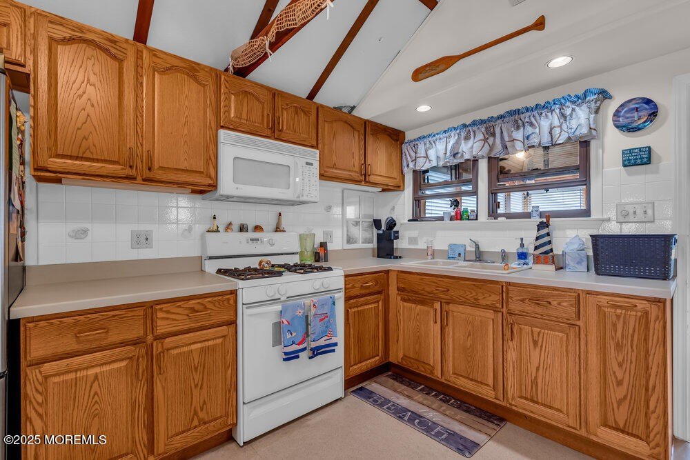 Seaside Park, New Jersey, 08752, United States, 2 Bedrooms Bedrooms, ,1 BathroomBathrooms,Residential,Forsale,1966053