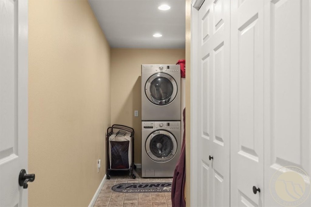 Park City, Montana, 59063, United States, 3 Bedrooms Bedrooms, ,2 BathroomsBathrooms,Residential,Forsale,1965901