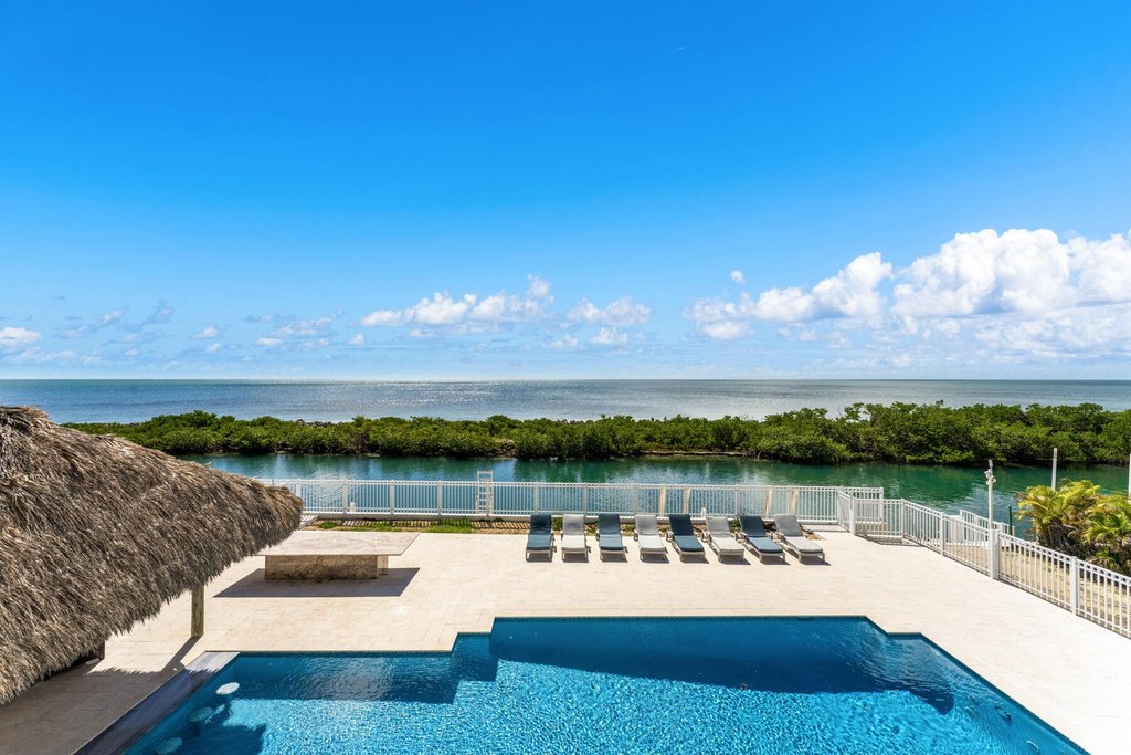 Duck Key, Florida, 33050, United States, 7 Bedrooms Bedrooms, ,6 BathroomsBathrooms,Residential,Forsale,2011103
