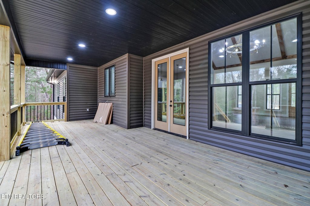 Jamestown, Tennessee, 38556, United States, 3 Bedrooms Bedrooms, ,2 BathroomsBathrooms,Residential,Forsale,2010945