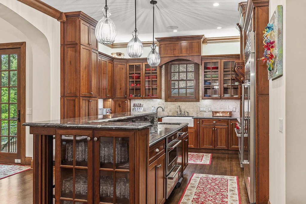 Signal Mountain, Tennessee, 37377, United States, 6 Bedrooms Bedrooms, ,6.5 BathroomsBathrooms,Residential,Forsale,1922158