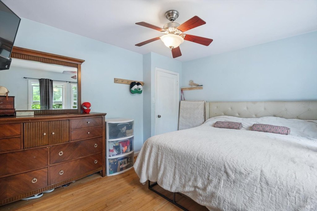 Santa Rosa, California, 95407, United States, 2 Bedrooms Bedrooms, ,1 BathroomBathrooms,Residential,Forsale,1985915