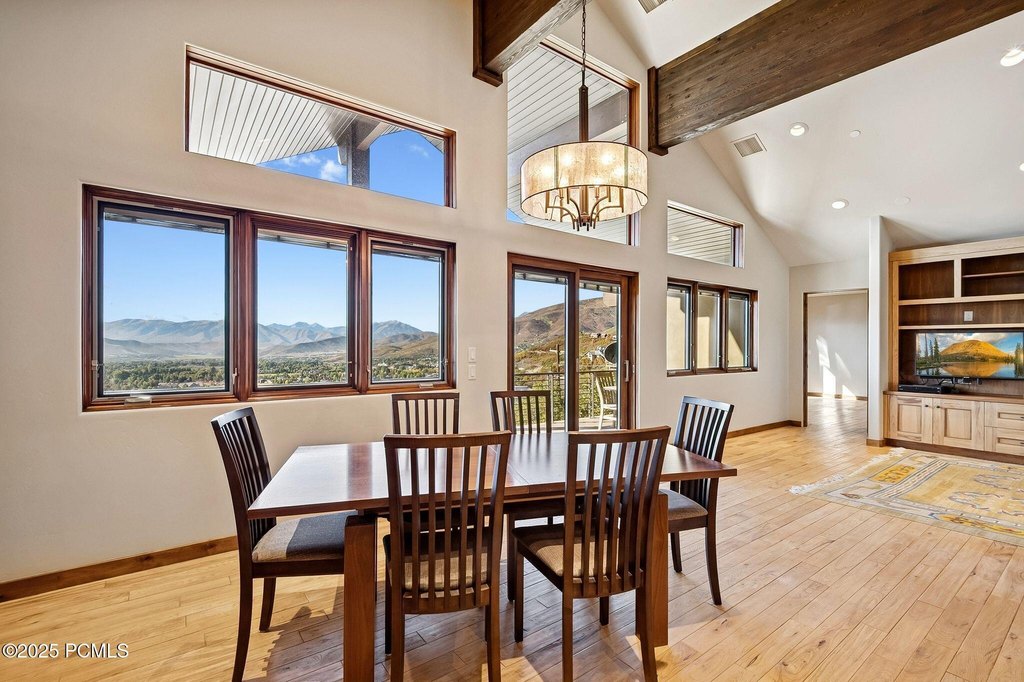 Midway, Utah, 84049, United States, 4 Bedrooms Bedrooms, ,2.5 BathroomsBathrooms,Residential,Forsale,1994162