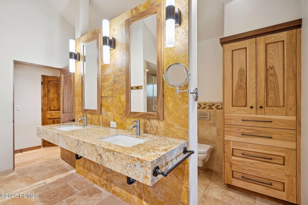 Midway, Utah, 84049, United States, 4 Bedrooms Bedrooms, ,2.5 BathroomsBathrooms,Residential,Forsale,1994162