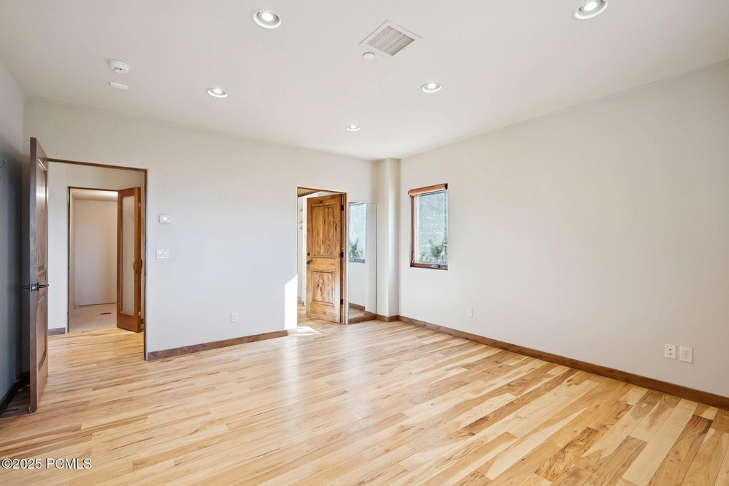 Midway, Utah, 84049, United States, 4 Bedrooms Bedrooms, ,2.5 BathroomsBathrooms,Residential,Forsale,1994162