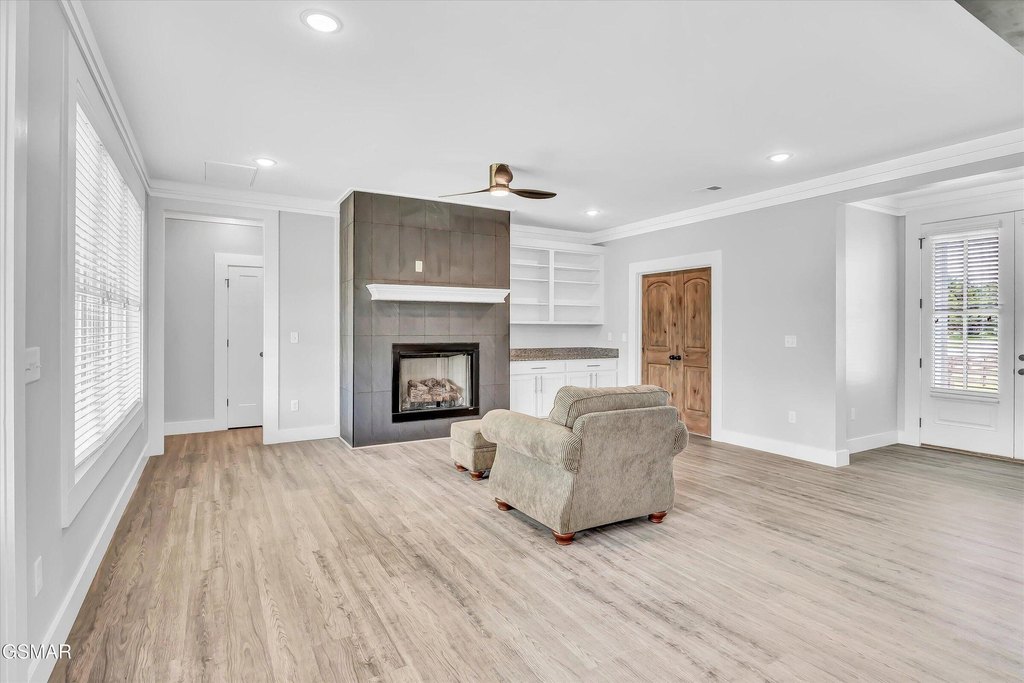 Sevierville, Tennessee, 37876, United States, 4 Bedrooms Bedrooms, ,3.5 BathroomsBathrooms,Residential,Forsale,2012692