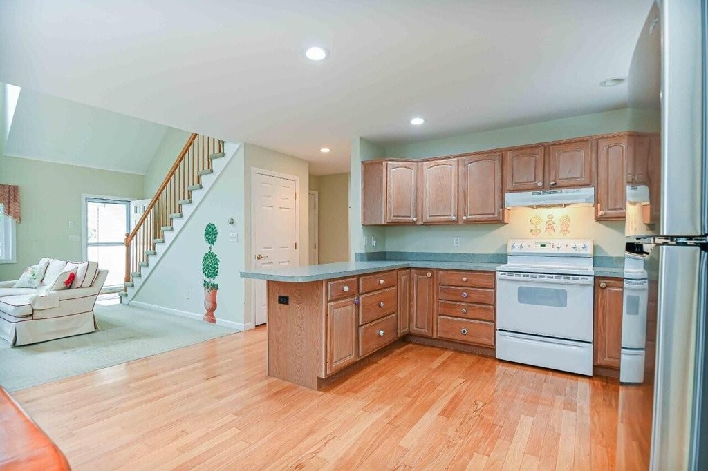 York, Maine, 03909, United States, 2 Bedrooms Bedrooms, ,2 BathroomsBathrooms,Residential,Forsale,1941227