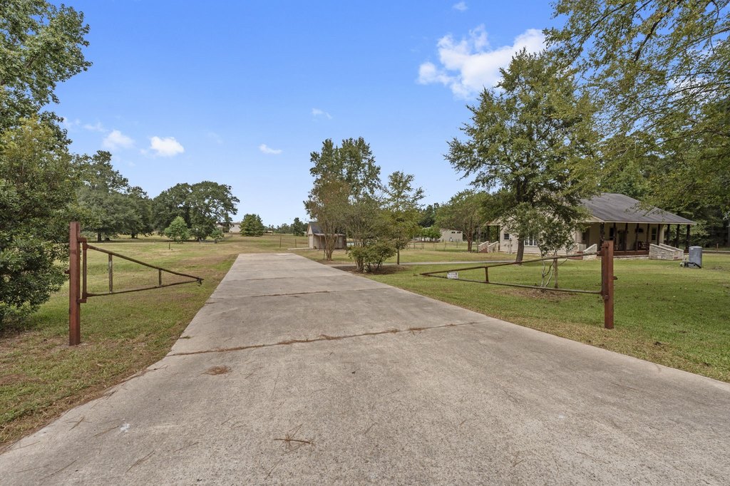 Montgomery, Texas, 77316, United States, 5 Bedrooms Bedrooms, ,3 BathroomsBathrooms,Residential,Forsale,1973417