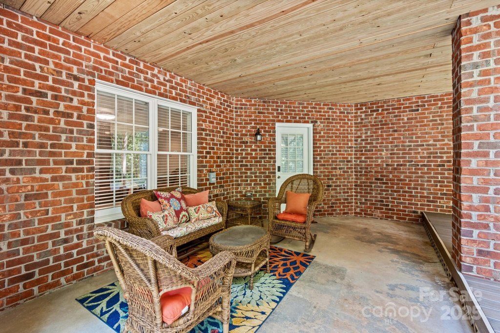 Lexington, North Carolina, 27295, United States, 3 Bedrooms Bedrooms, ,3.5 BathroomsBathrooms,Residential,Forsale,1985978