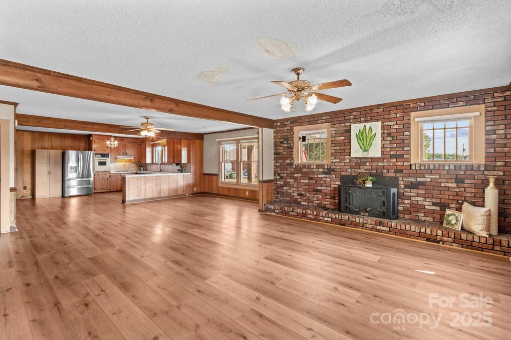 Kannapolis, North Carolina, 28081, United States, 6 Bedrooms Bedrooms, ,4 BathroomsBathrooms,Residential,Forsale,1985977