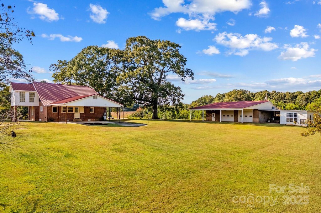 Kannapolis, North Carolina, 28081, United States, 6 Bedrooms Bedrooms, ,4 BathroomsBathrooms,Residential,Forsale,1985977