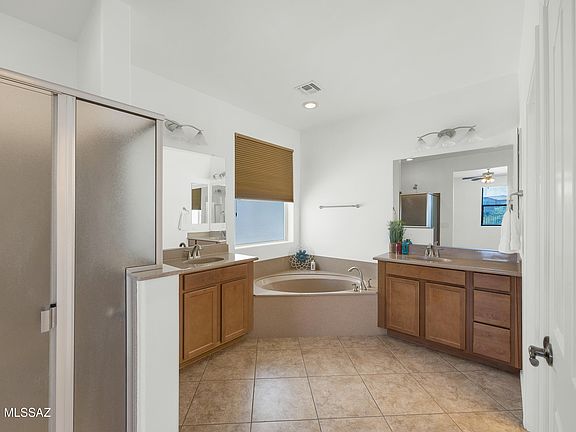 Oro Valley, Arizona, 85742, United States, 4 Bedrooms Bedrooms, ,3 BathroomsBathrooms,Residential,Forsale,1963530