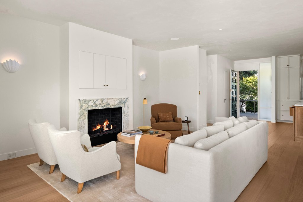 SANTA BARBARA, California, 93108, United States, 2 Bedrooms Bedrooms, ,2.5 BathroomsBathrooms,Residential,Forsale,1964340