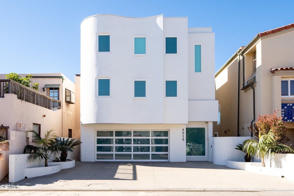 Oxnard, California, 93035, United States, 4 Bedrooms Bedrooms, ,4.5 BathroomsBathrooms,Residential,Forsale,1985940