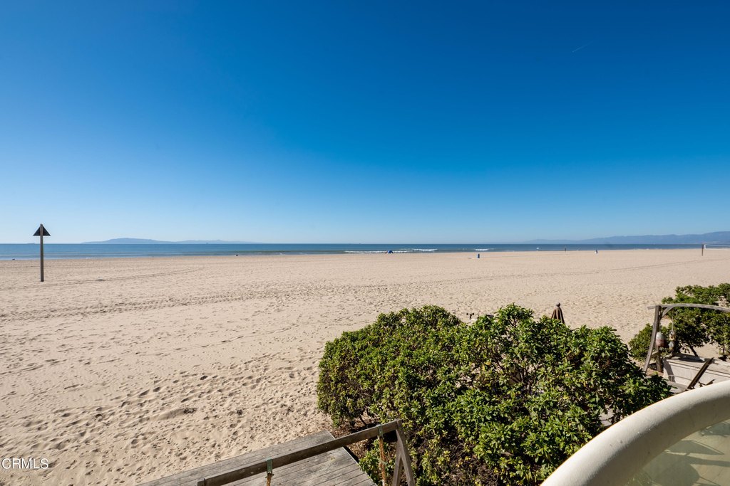 Oxnard, California, 93035, United States, 4 Bedrooms Bedrooms, ,4.5 BathroomsBathrooms,Residential,Forsale,1985940