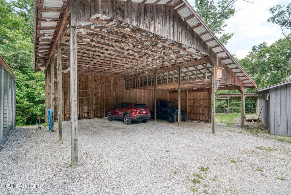 Jamestown, Tennessee, 38556, United States, 2 Bedrooms Bedrooms, ,2.5 BathroomsBathrooms,Residential,Forsale,1929822