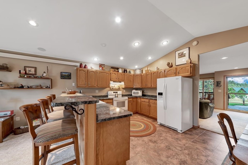 Custer, South Dakota, 57730, United States, 3 Bedrooms Bedrooms, ,2 BathroomsBathrooms,Residential,Forsale,1962258