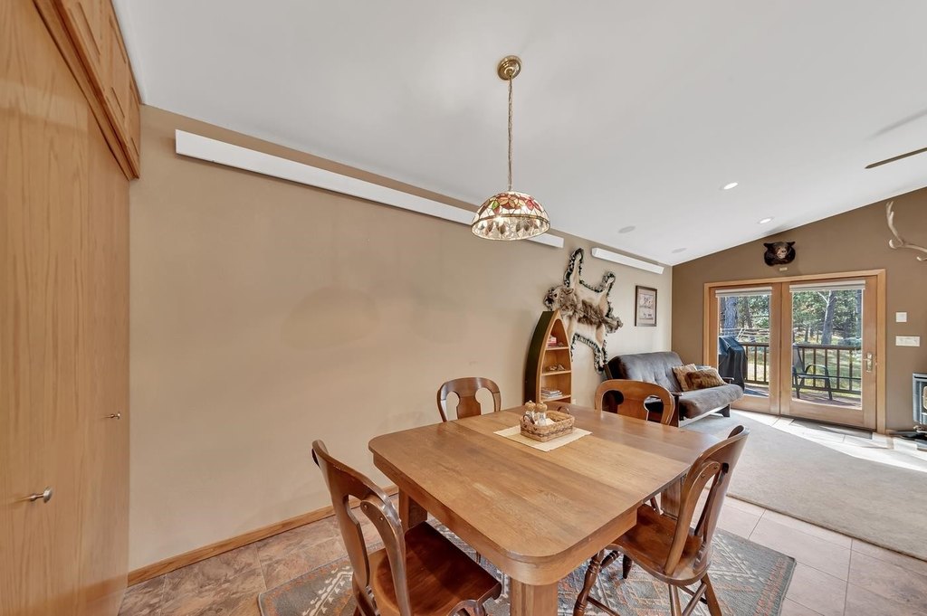 Custer, South Dakota, 57730, United States, 3 Bedrooms Bedrooms, ,2 BathroomsBathrooms,Residential,Forsale,1962258