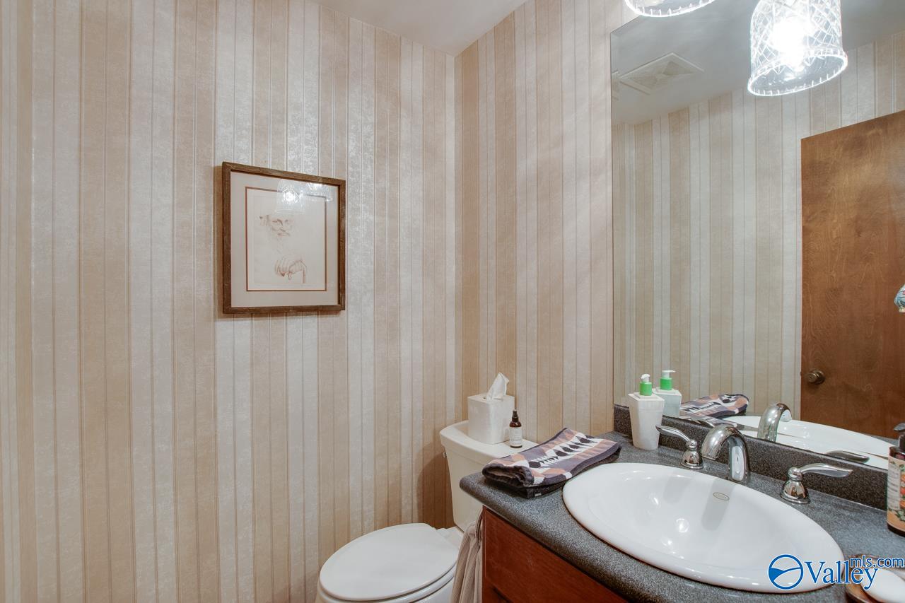 Huntsville, Alabama, 35802, United States, 4 Bedrooms Bedrooms, ,2.5 BathroomsBathrooms,Residential,Forsale,2007682