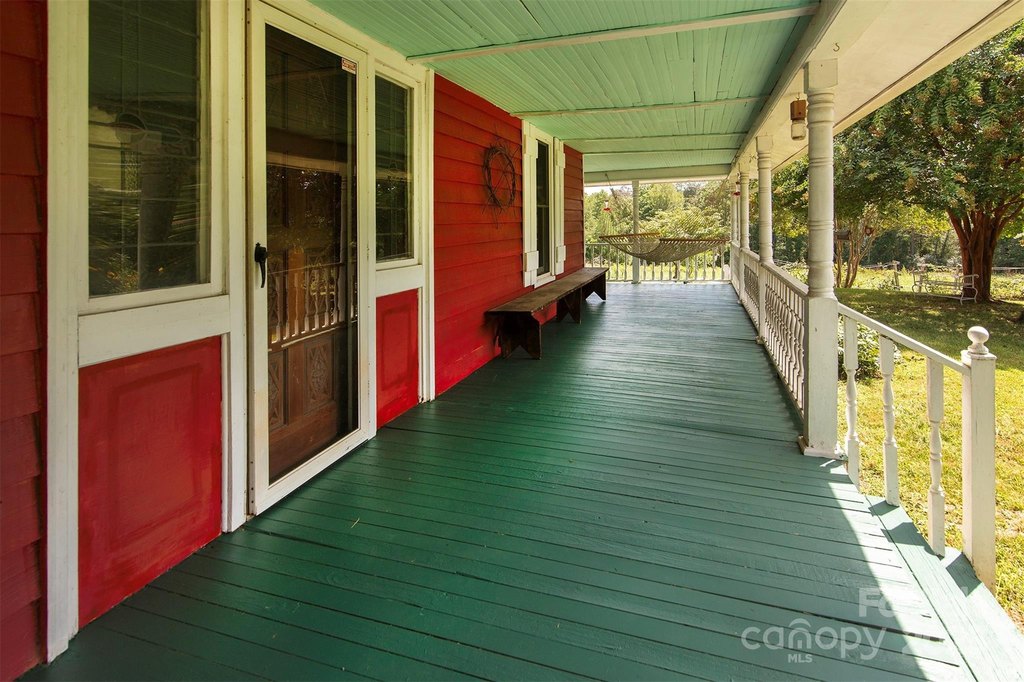 Vale, North Carolina, 28168, United States, 4 Bedrooms Bedrooms, ,1 BathroomBathrooms,Residential,Forsale,1985976