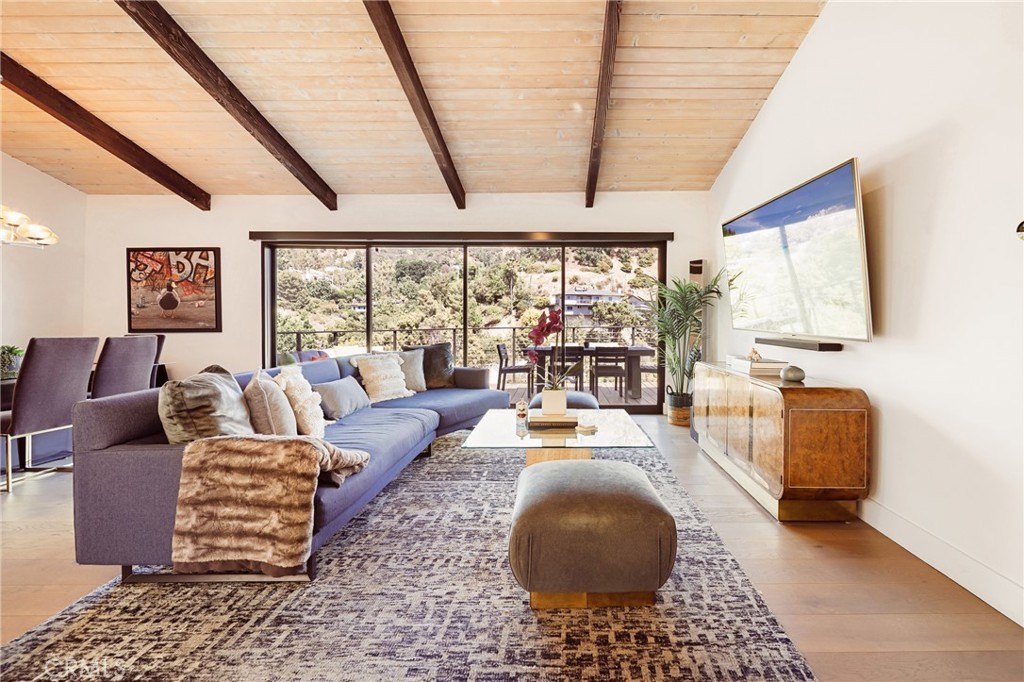 Los Angeles, California, 90046, United States, 3 Bedrooms Bedrooms, ,2 BathroomsBathrooms,Residential,Forsale,1985943