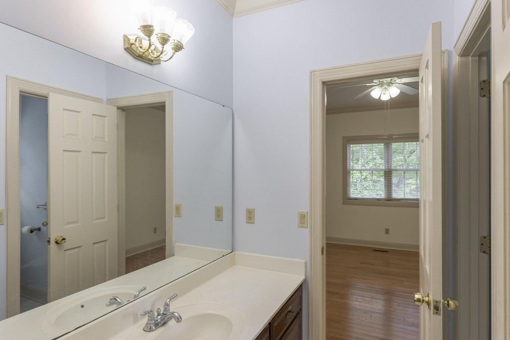 Signal Mountain, Tennessee, 37377, United States, 5 Bedrooms Bedrooms, ,3.5 BathroomsBathrooms,Residential,Forsale,1995325