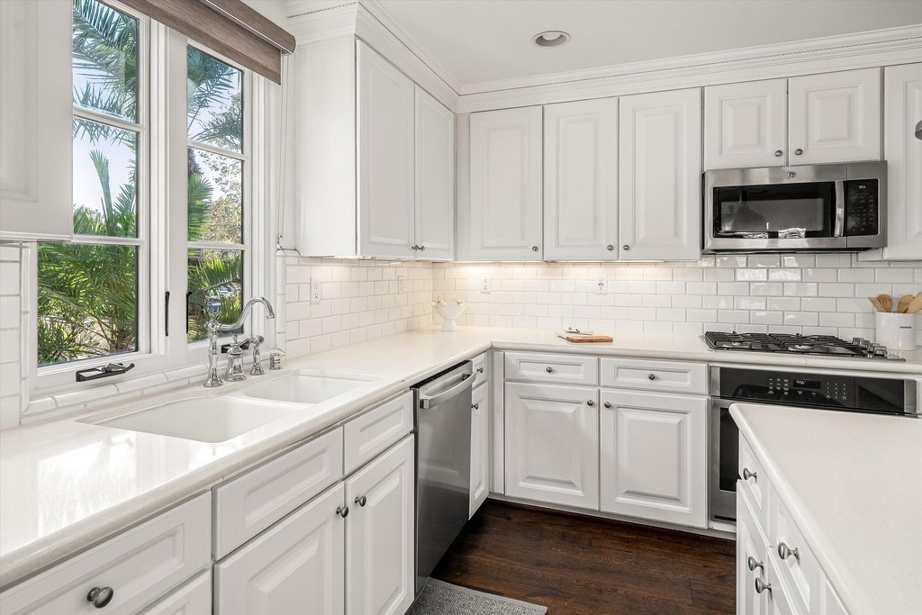 SANTA BARBARA, California, 93101, United States, 2 Bedrooms Bedrooms, ,2.5 BathroomsBathrooms,Residential,Forsale,2004320