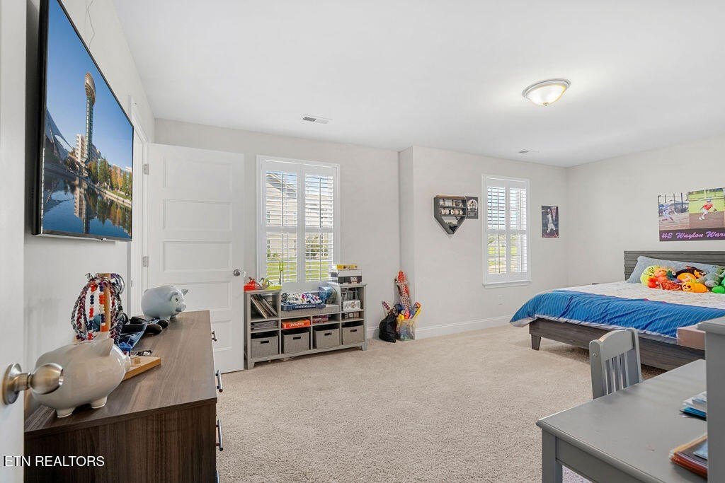 Lenoir City, Tennessee, 37771, United States, 4 Bedrooms Bedrooms, ,3.5 BathroomsBathrooms,Residential,Forsale,1973586