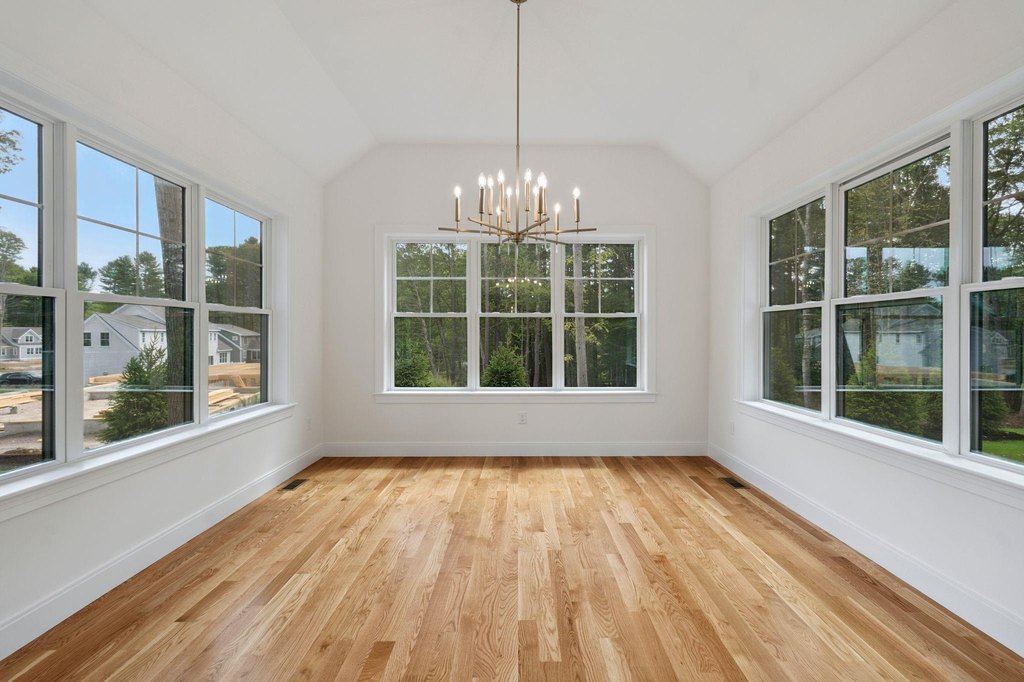 Kittery, Maine, 03905, United States, 4 Bedrooms Bedrooms, ,2.5 BathroomsBathrooms,Residential,Forsale,1968473