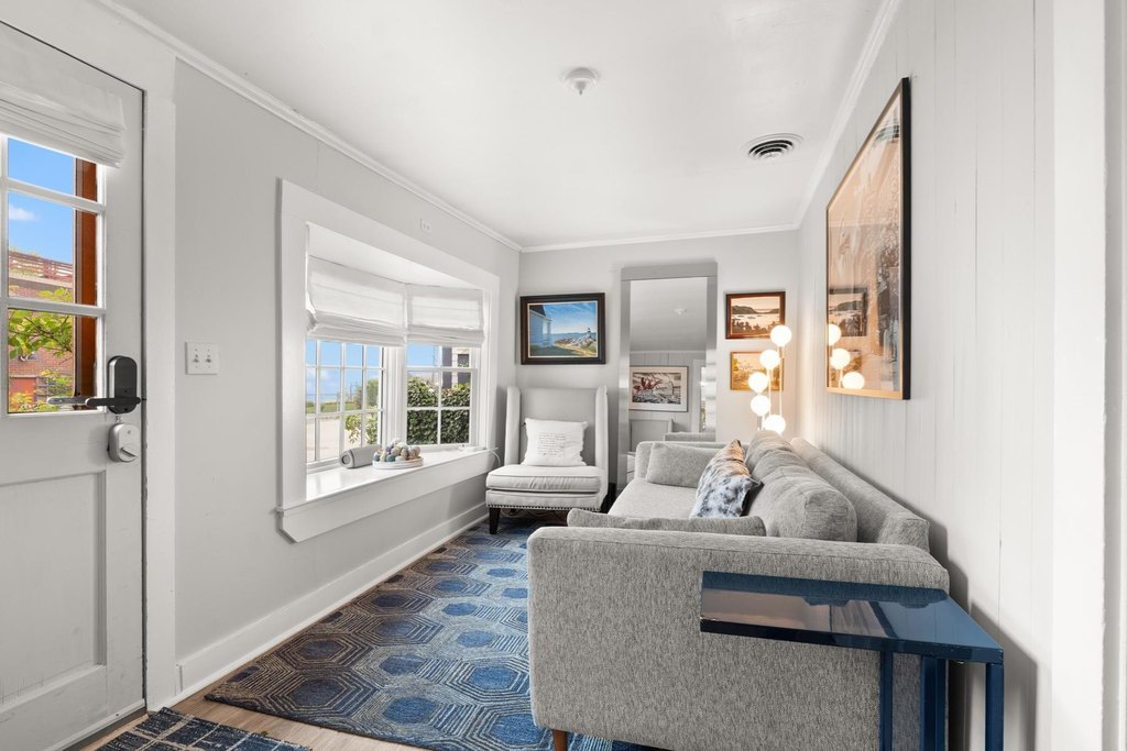 Portsmouth, New Hampshire, 03801, United States, 1 Bedroom Bedrooms, ,1 BathroomBathrooms,Residential,Forsale,1934008