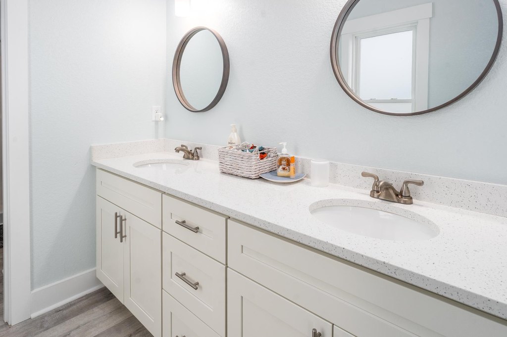 Corolla, North Carolina, 27927, United States, 4 Bedrooms Bedrooms, ,3.5 BathroomsBathrooms,Residential,Forsale,2008050