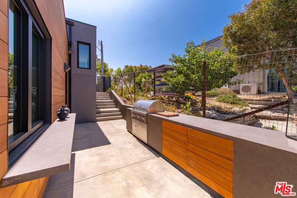 Malibu, California, 90265, United States, 3 Bedrooms Bedrooms, ,3 BathroomsBathrooms,Residential,Forsale,2004062