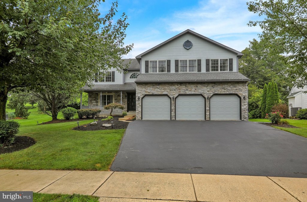 SINKING SPRING, Pennsylvania, 19608, United States, 6 Bedrooms Bedrooms, ,3.5 BathroomsBathrooms,Residential,Forsale,2009568