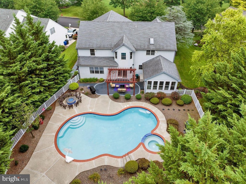 SINKING SPRING, Pennsylvania, 19608, United States, 6 Bedrooms Bedrooms, ,3.5 BathroomsBathrooms,Residential,Forsale,2009568