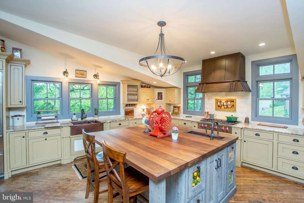 DOYLESTOWN, Pennsylvania, 18902, United States, 4 Bedrooms Bedrooms, ,3.5 BathroomsBathrooms,Residential,Forsale,1971851